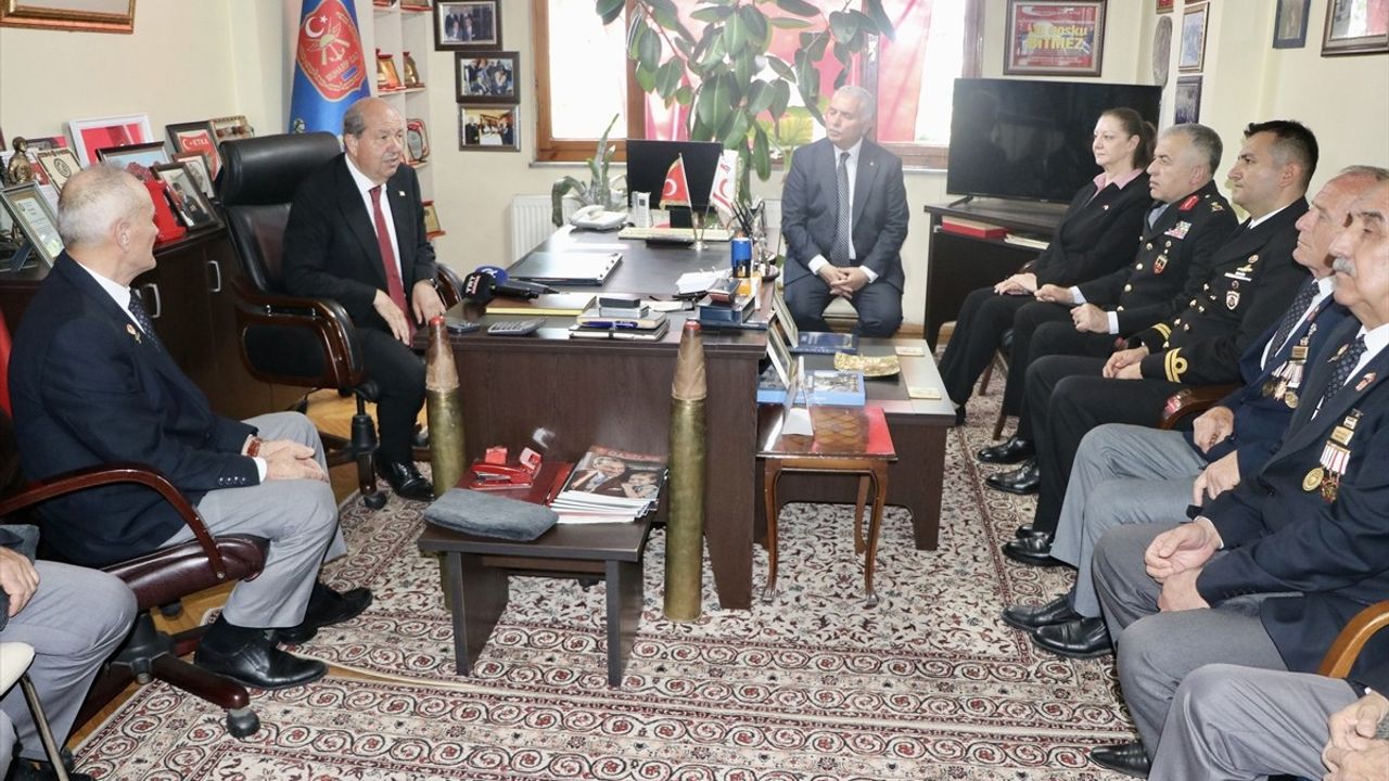 KKTC Cumhurbaşkanı Ersin Tatar Trabzon'da Kıbrıs Gazileriyle Buluştu