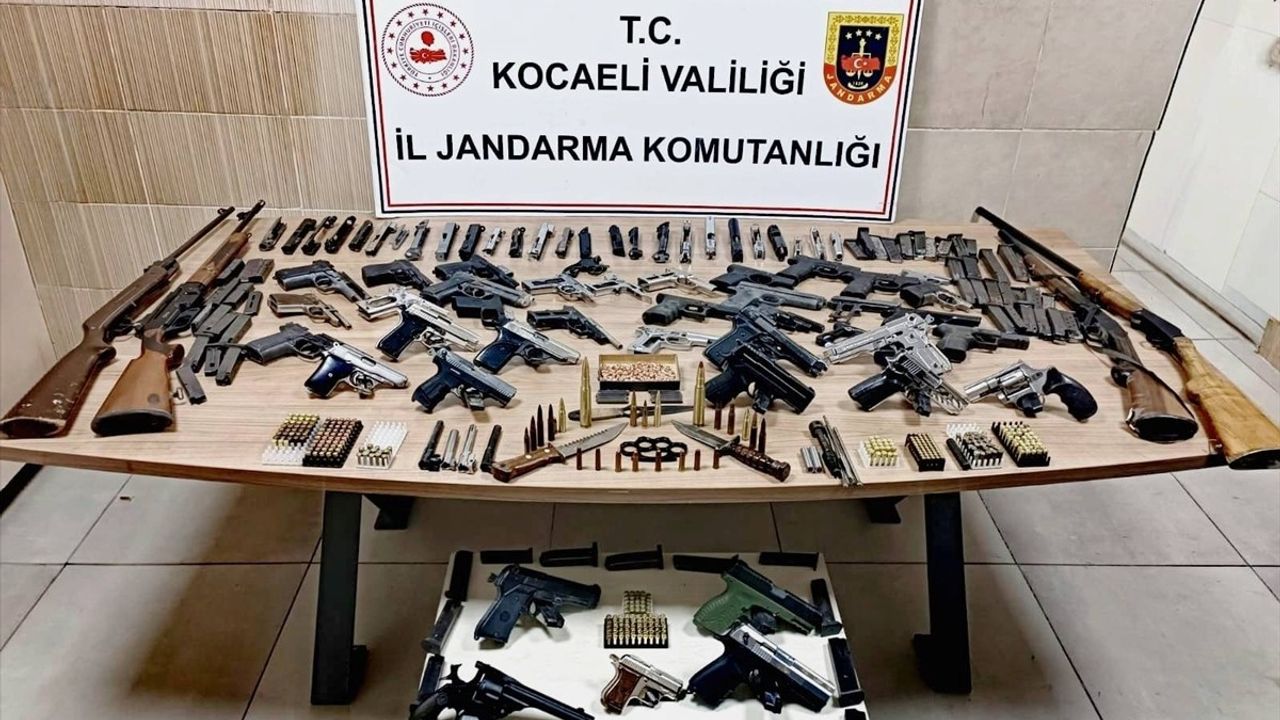 Kocaeli'de 18 Ruhsatsız Silah Ele Geçirildi