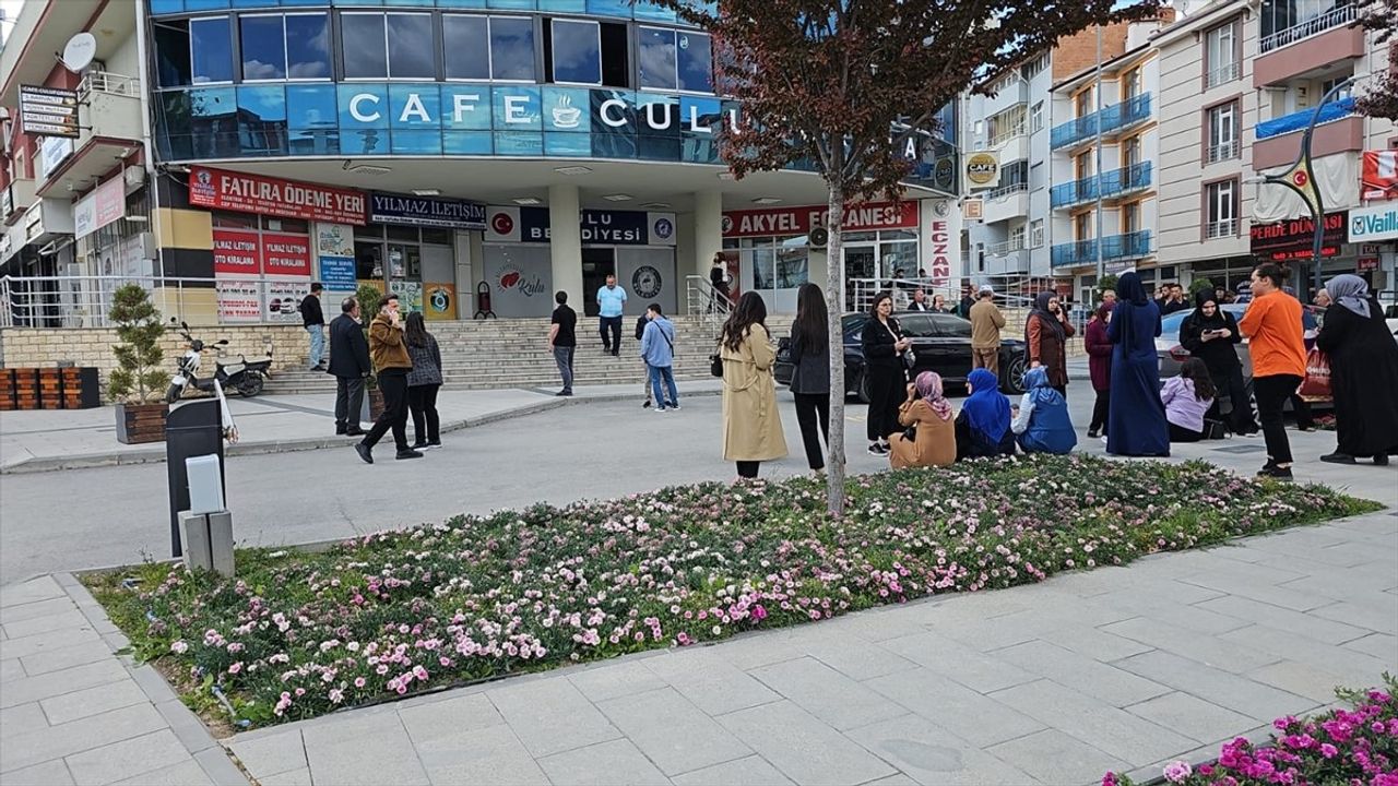 Konya'da 5.2 Büyüklüğünde Deprem Meydana Geldi