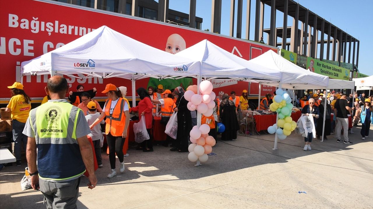 LÖSEV'in İyilik Tırı Samsun'da