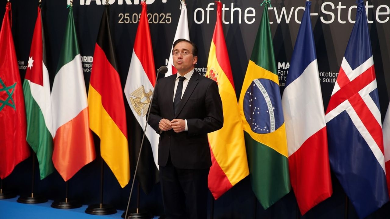 Madrid'de İki Devletli Çözüm İçin Bir Araya Gelen 20 Ülke