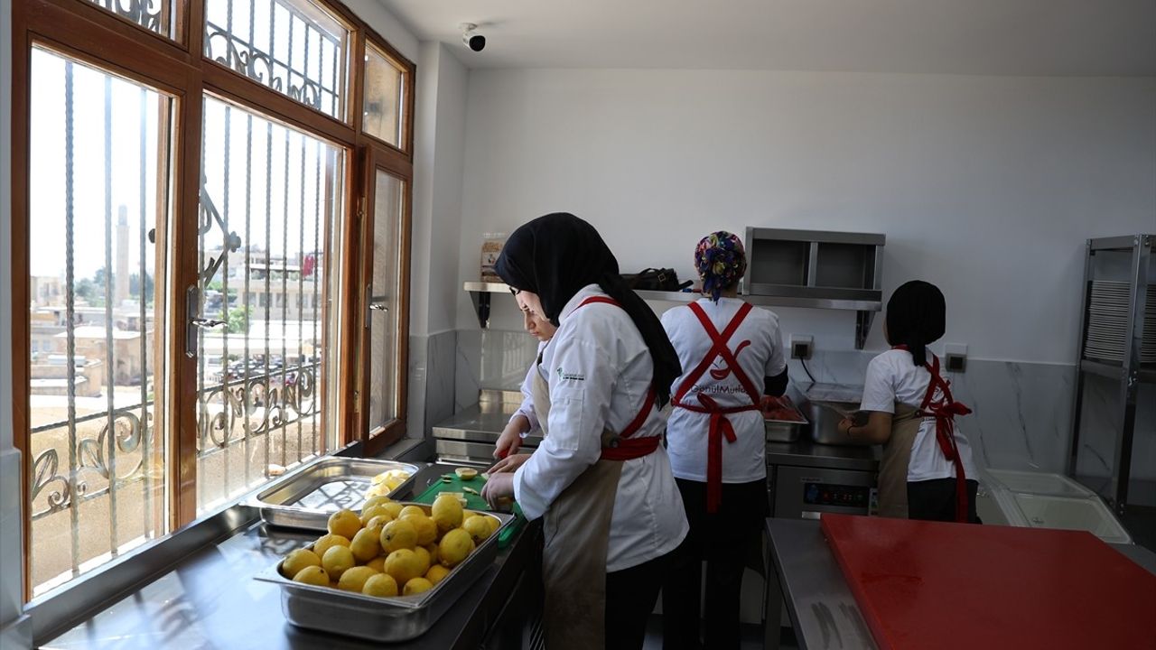 Mardin'de Hatay'a Gönül Köprüsü: Mardin Gönül Mutfağı Açıldı