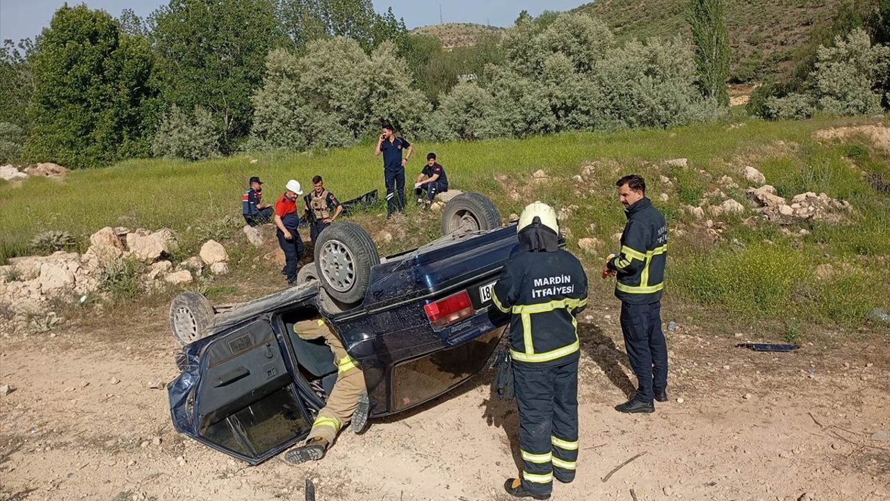 Mardin'de Trafik Kazası: Bir Çocuk Hayatını Kaybetti, Ebeveynleri Yaralı