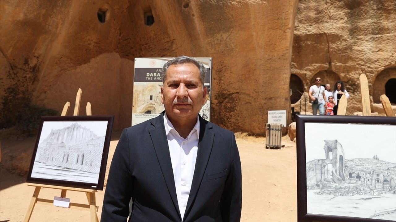 Mardin'in Tarihi Yapıları Öğrencilerin Eserleriyle Sergilendi