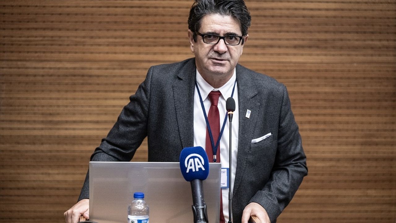 Marmara Üniversitesi'nde Kişilerarası İletişim Sempozyumu Başladı