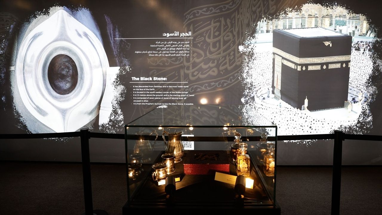 Mescid-i Haram'da Kabe'nin İnşa Aşamaları Sergisi