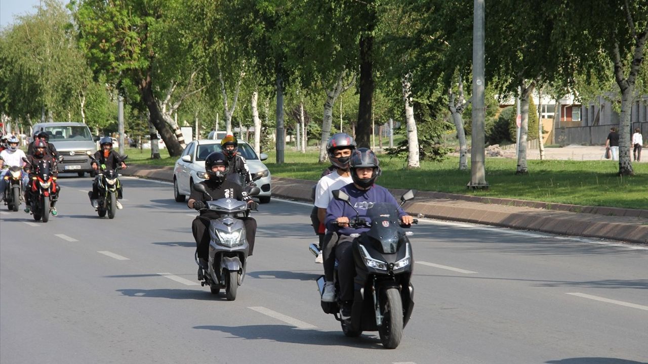 Motosiklet Tutkunları 19 Mayıs'ı Kayseri'de Kutladı