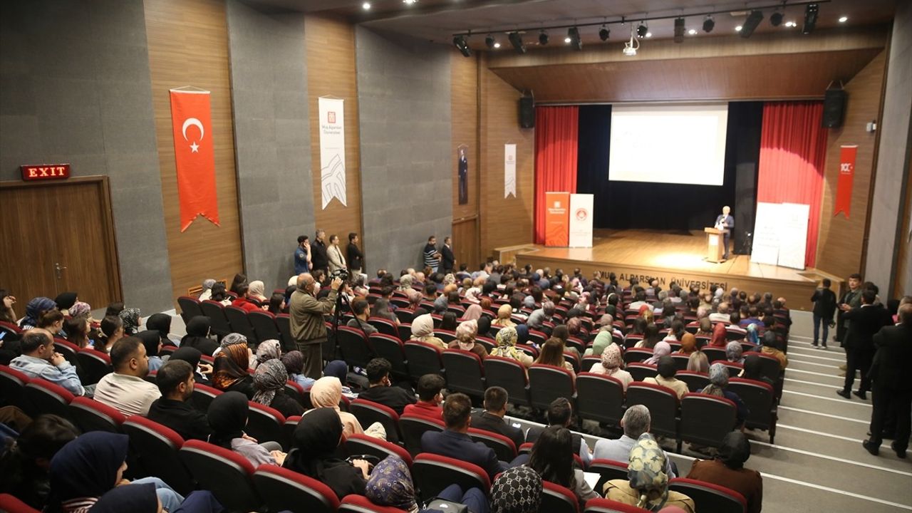 Muş'ta Aile Çalıştayı Gerçekleştirildi
