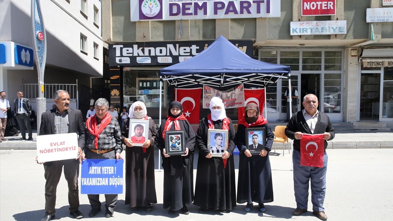 Muş'ta Aileler Evlatları İçin Eylemde