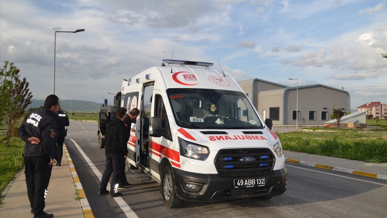 Muş'ta Karaciğer Yetmezliği Olan Bebek Ankara'ya Uçakla Sevk Edildi