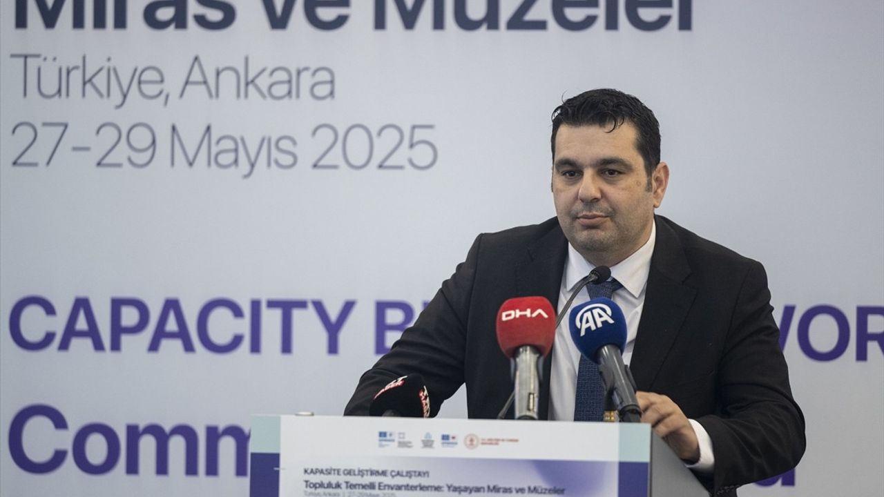Müzeciler Yaşayan Miras ve Kapasite Geliştirme Çalıştayı'nda Buluştu