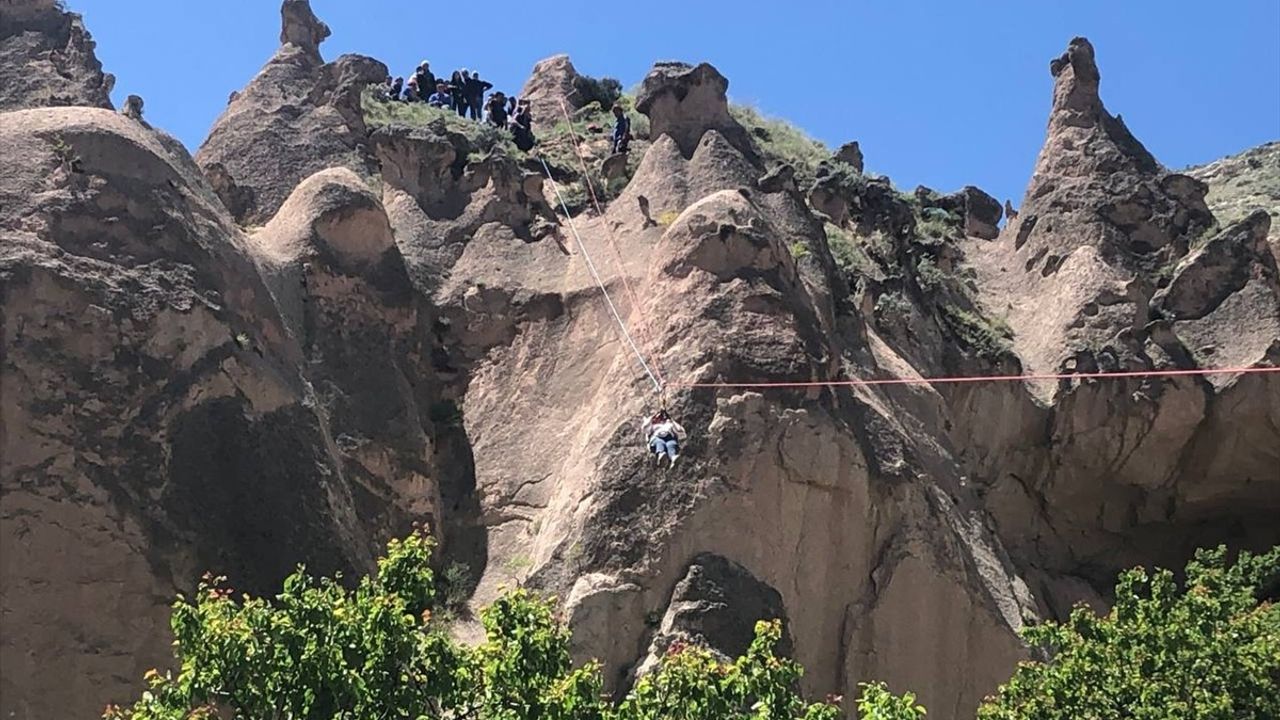 Nevşehir'de Sıcak Hava Balonu Zorunlu İniş Gerçekleştirdi