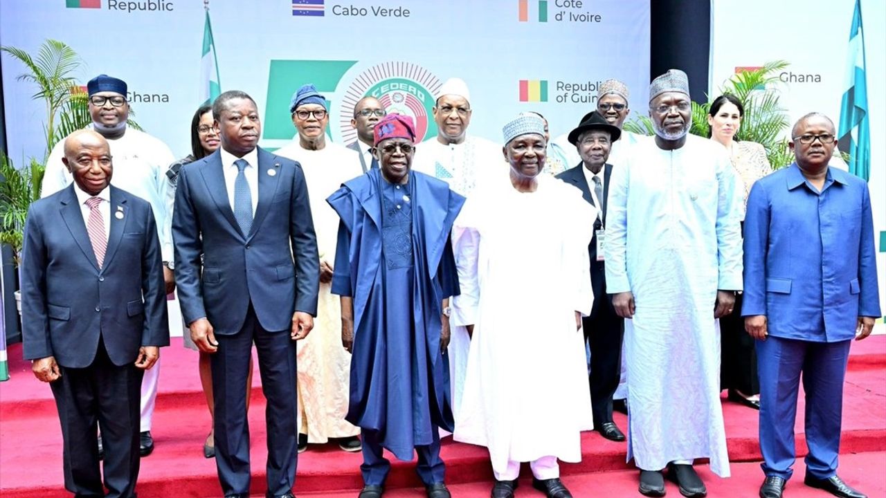 Nijerya'da ECOWAS'ın 50. Yılı Kutlandı