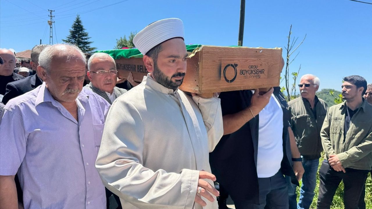 Ordu'da Boğulan Öğrencinin Cenazesi Defnedildi