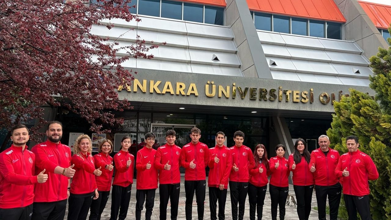 Özel Sporcular Yüzme Milli Takımı Avrupa Oyunları'na Hazırlanıyor