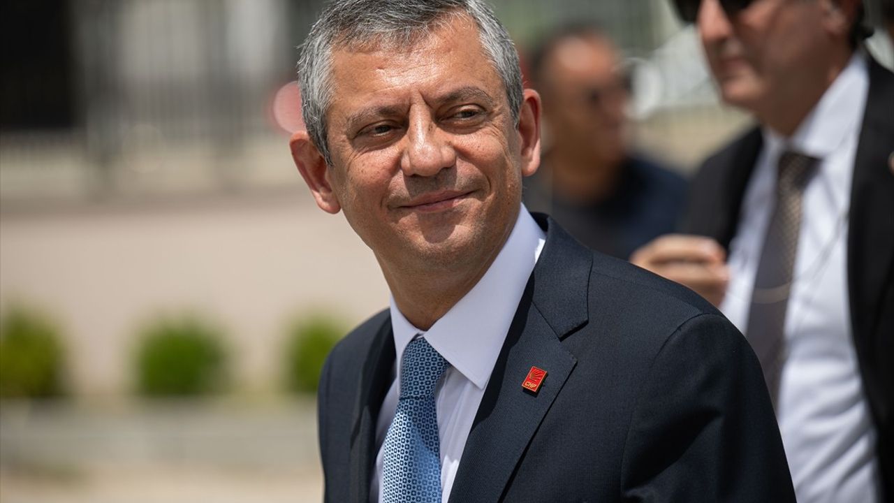 Özgür Özel'den AYM Ziyareti ve HSK Seçimlerine Eleştiri