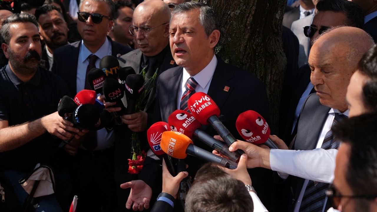 Özgür Özel'le Filistin ve Kardeşlik Vurgusu: Mücadele Durmak Yok