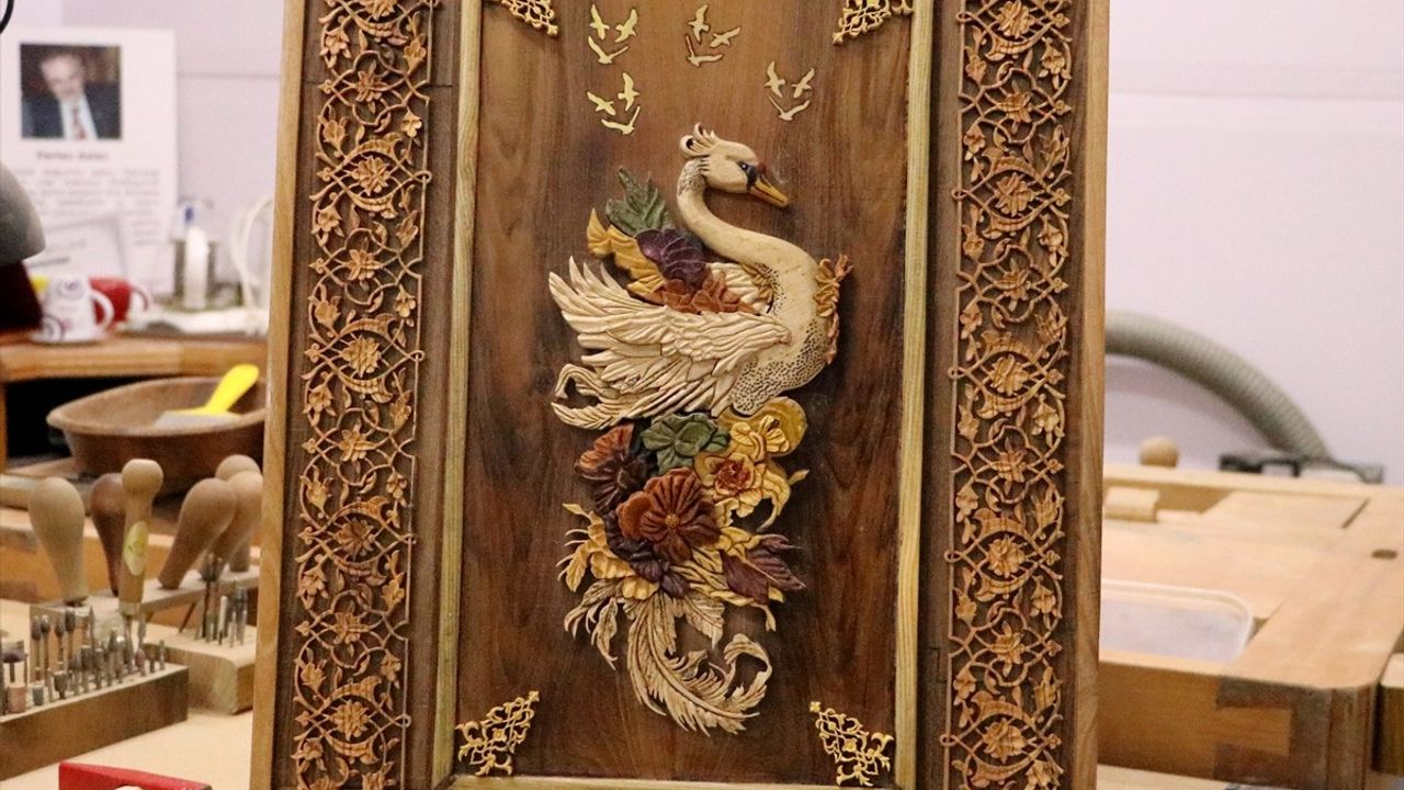 Pertev Aslan'ın Türk Barok Üslubunda 3 Boyutlu Sanatı