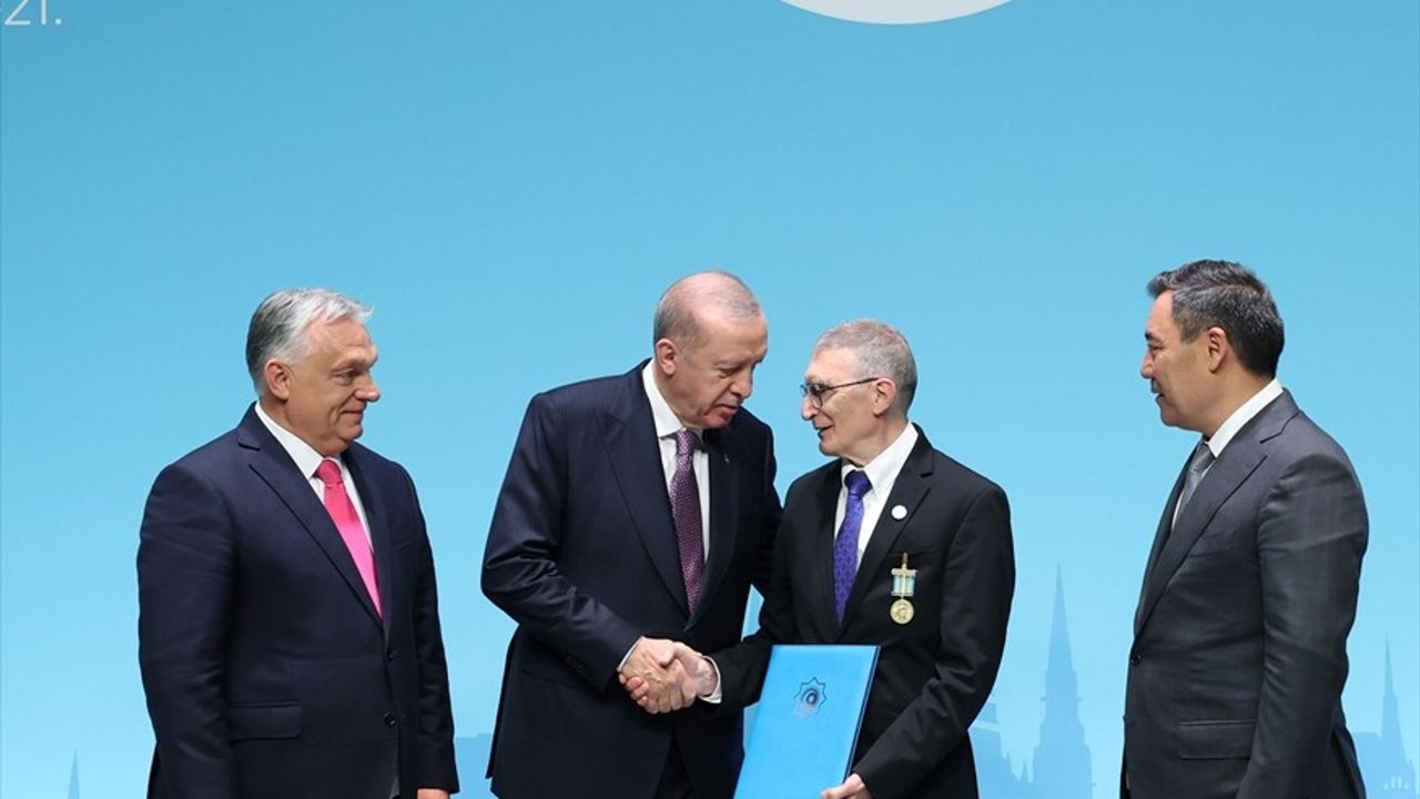 Prof. Dr. Aziz Sancar'a Ali Şir Nevai Uluslararası Ödülü