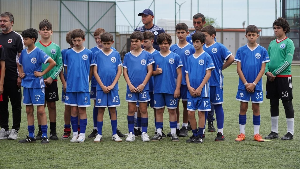 Rize'de 12 Yaş Altı Yiğit Demirel Futbol Turnuvası Başladı