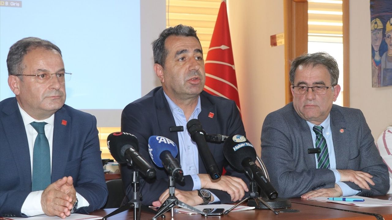 Rize'de Yaş Çay Taban Alım Fiyatı Beklentileri Açıklandı