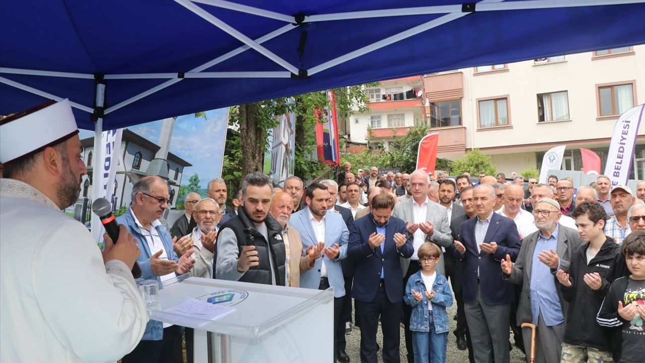 Rize'de Yeni Bir İbadet Yeri: Çarşı Mahallesi Camisi Temel Atma Töreni