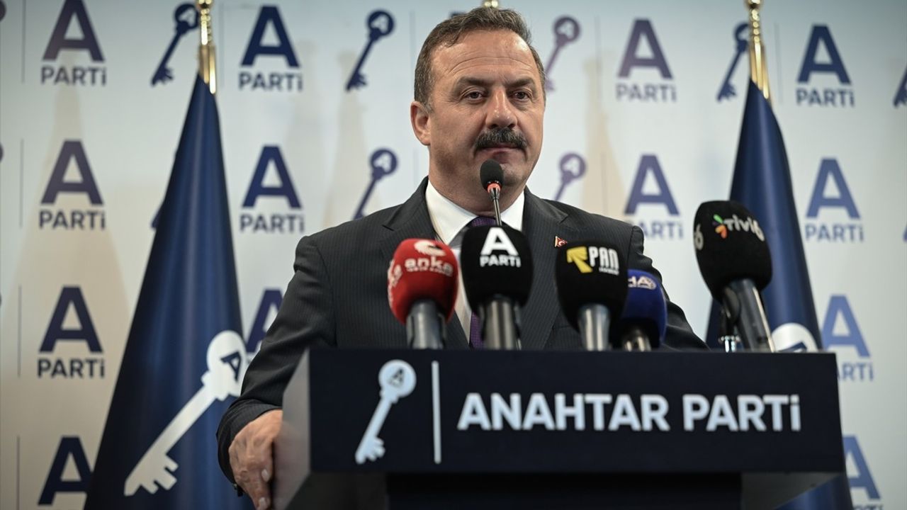 Saadet Partisi Genel Başkanı Arıkan'dan Anahtar Parti'ye Ziyaret