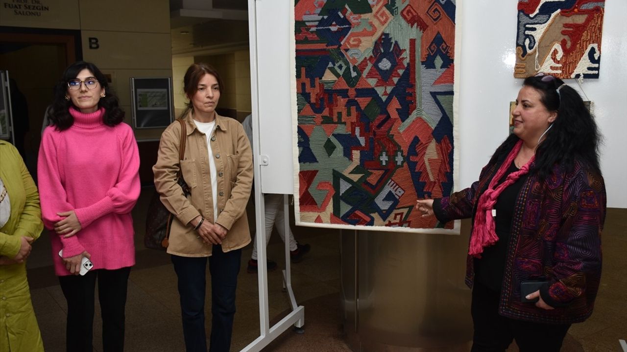 Sakarya'da Geri Dönüşüm Sanatı Sergilendi