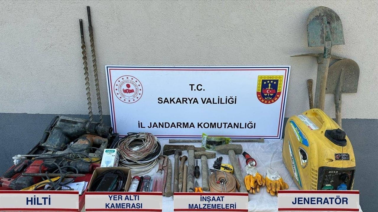 Sakarya'da Kaçak Kazı Operasyonu: Üç Şüpheli Gözaltında