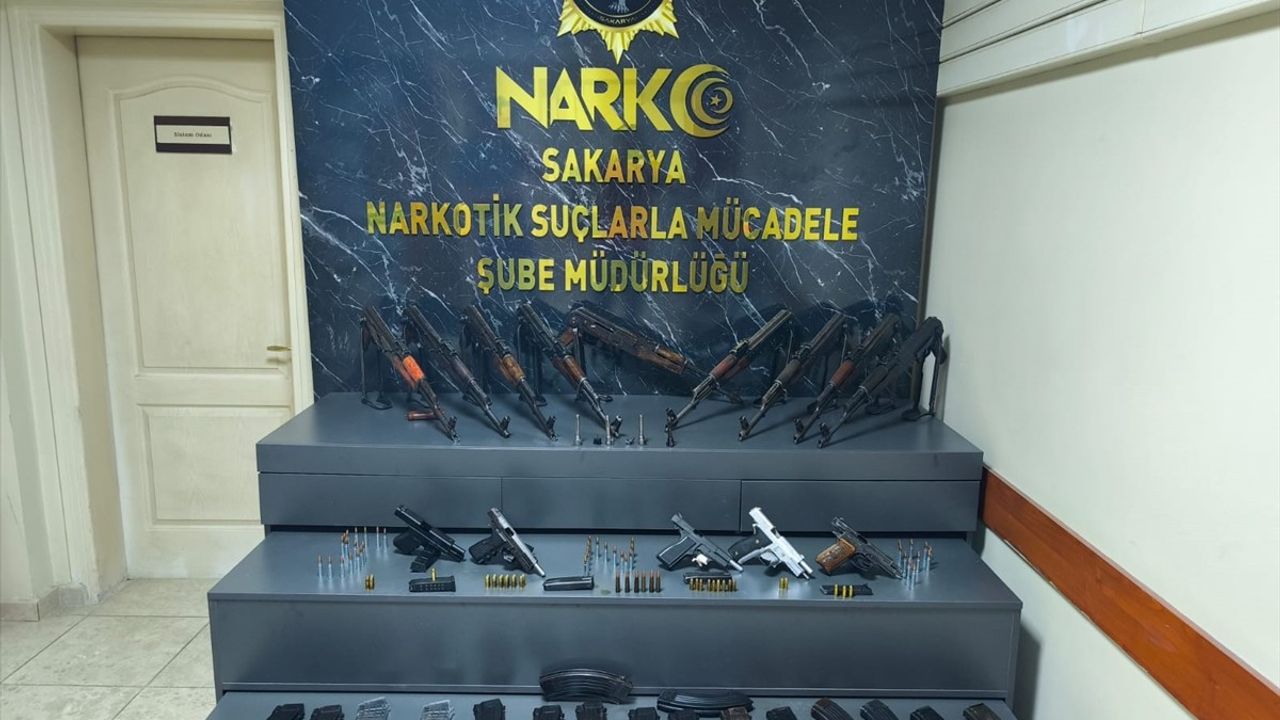 Sakarya'da Polis Memuruna Şok Tutuklama