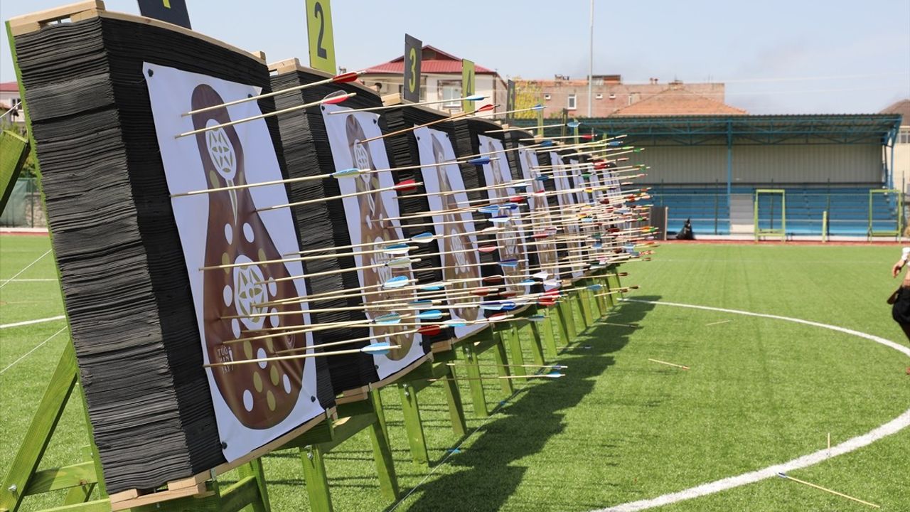 Sakarya'da YURTLİG Geleneksel Türk Okçuluğu Şampiyonası Başladı