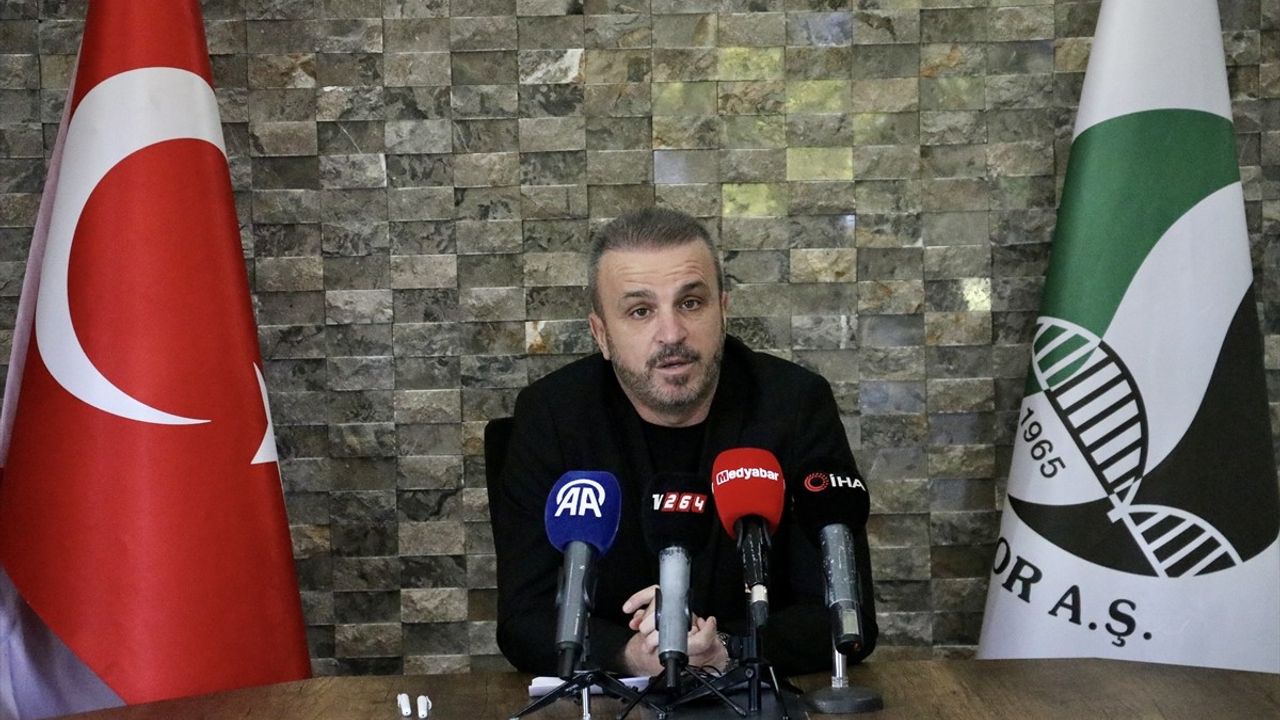 Sakaryaspor Kulübü Başkanı Cumhur Genç Sezon Değerlendirmesi Yaptı