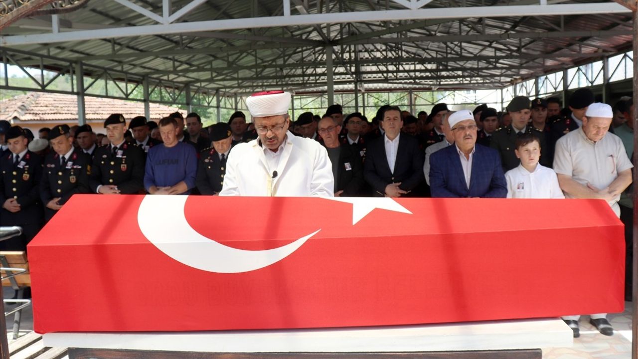 Samsun'da Boğulan Jandarma Astsubay Hakan Fidan, Ordu'da Son Yolculuğuna Uğurlandı