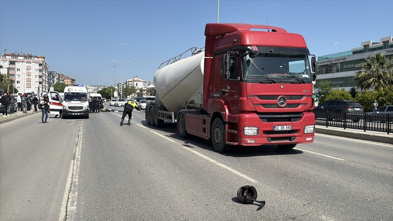 Samsun'da Trafik Kazası: Motosiklet Sürücüsü Hayatını Kaybetti