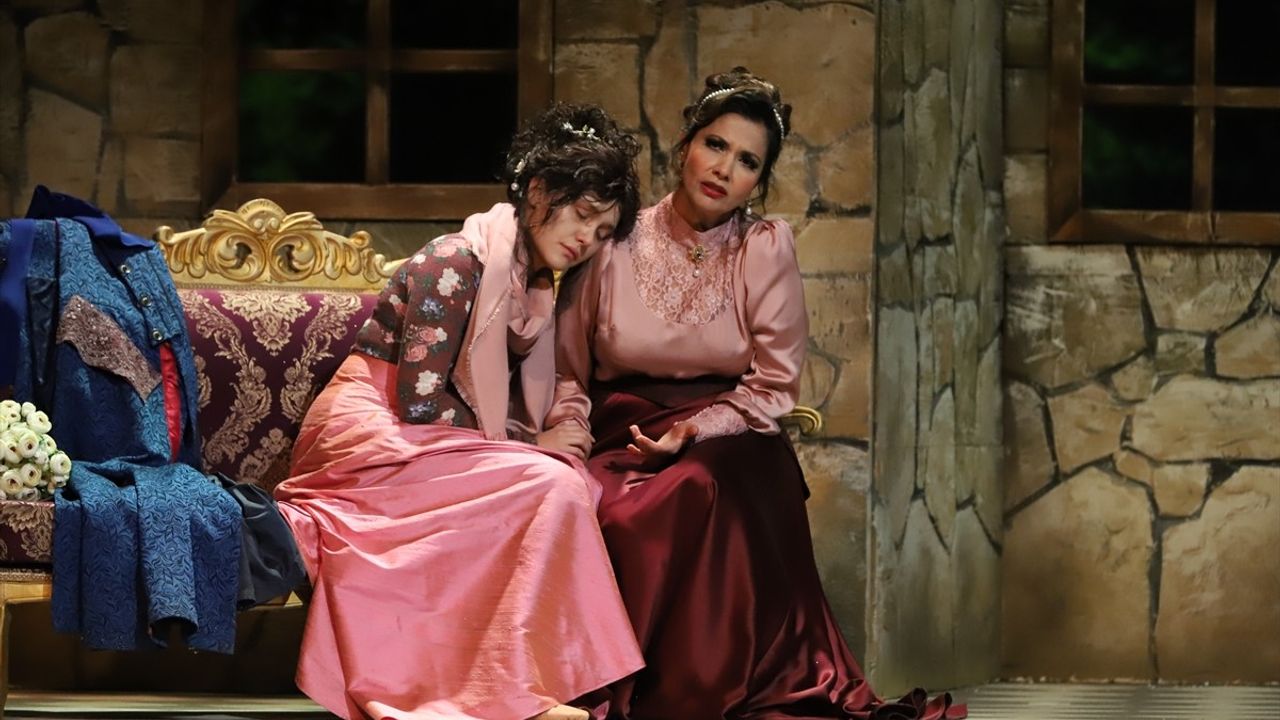 Samsun Devlet Opera ve Balesi 'La Traviata'yı Sahneledi