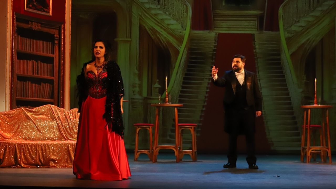 Samsun Devlet Opera ve Balesi'nden La Traviata Performansı