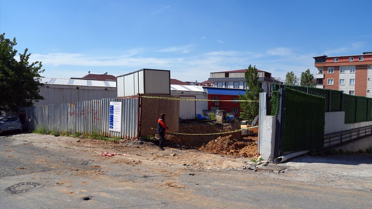 Sancaktepe'de İnşaat Alanında Göçük: İki İşçi Kurtarıldı