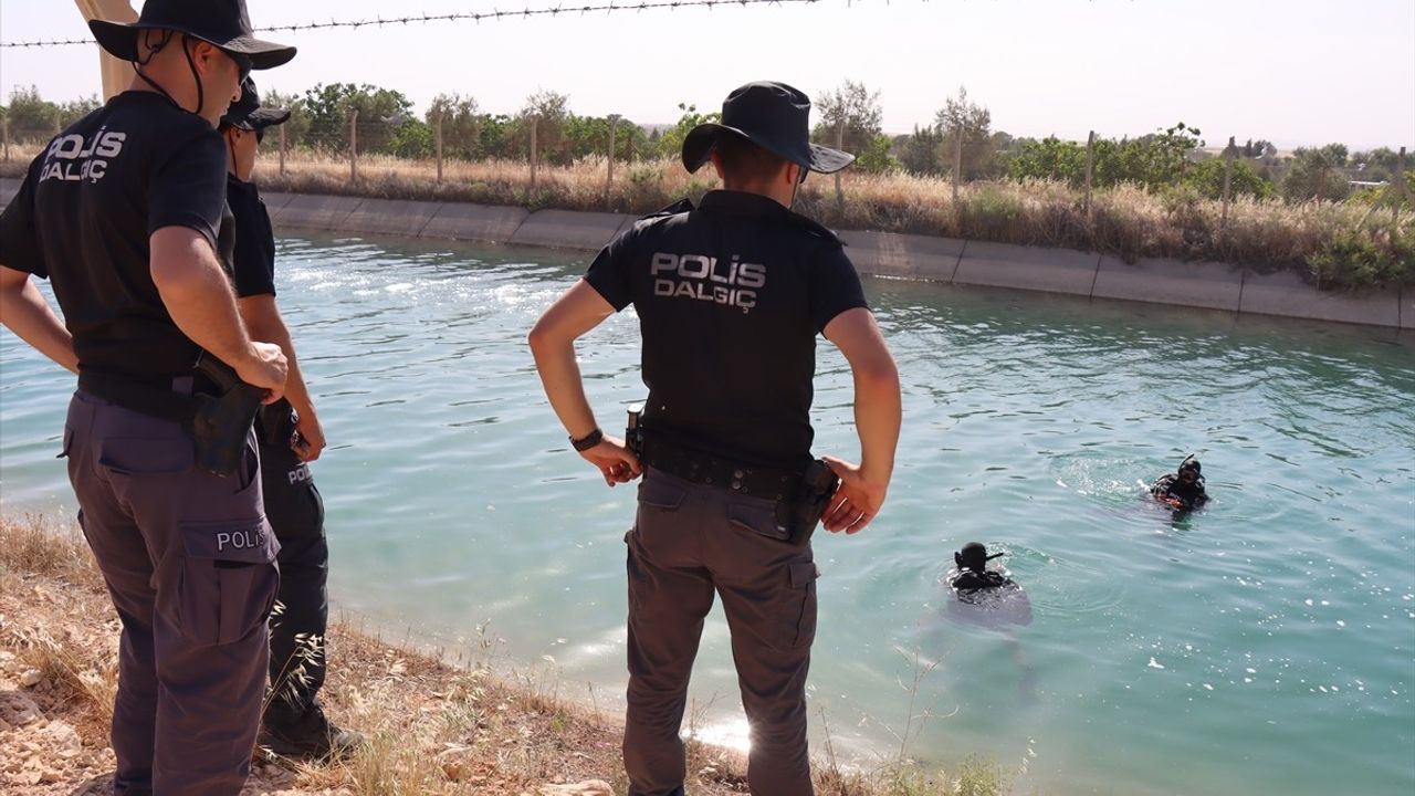 Şanlıurfa'da Sulama Kanalında Kaybolan Çocuğun Arama Çalışmaları Devam Ediyor