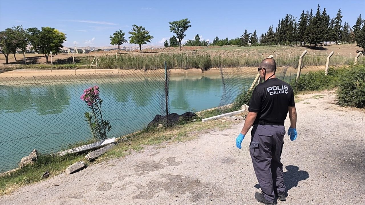 Şanlıurfa'da Sulama Kanalında Kaybolan Çocuğun Cansız Bedenine Ulaşıldı