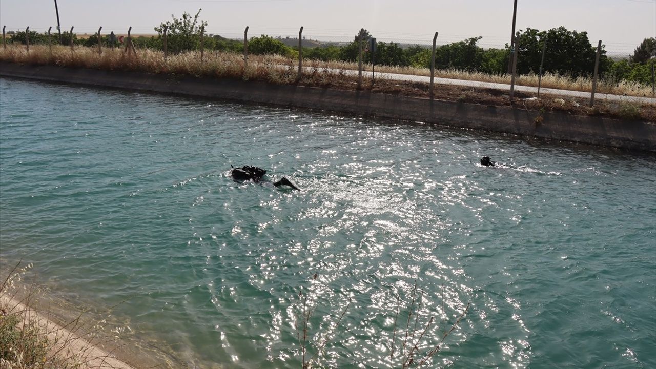Şanlıurfa'da Sulama Kanalında Kaybolan Çocuk İçin Arama Çalışmalarına Ara Verildi