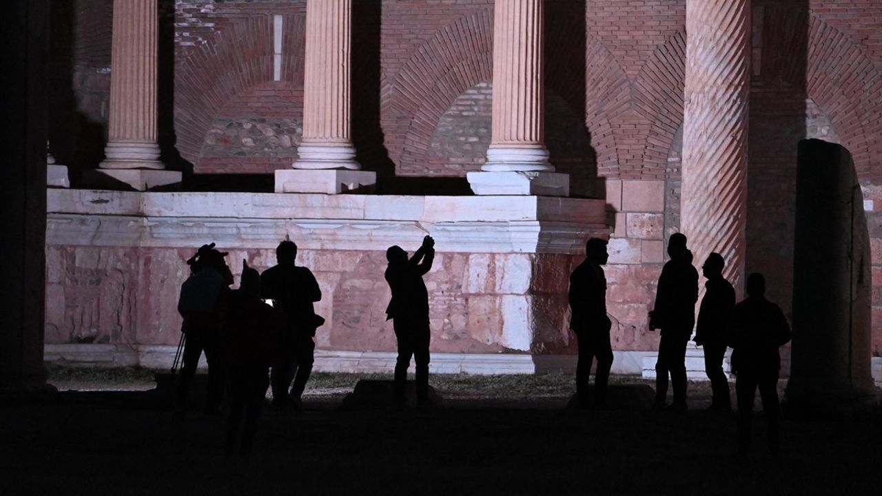 Sardes Antik Kenti'nde Gece Müzeciliği Deneyimi Başlıyor
