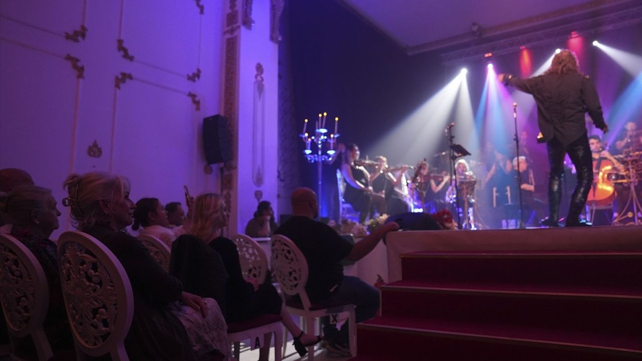 Senforock Orkestrası Barış Manço'yu Unutmadı