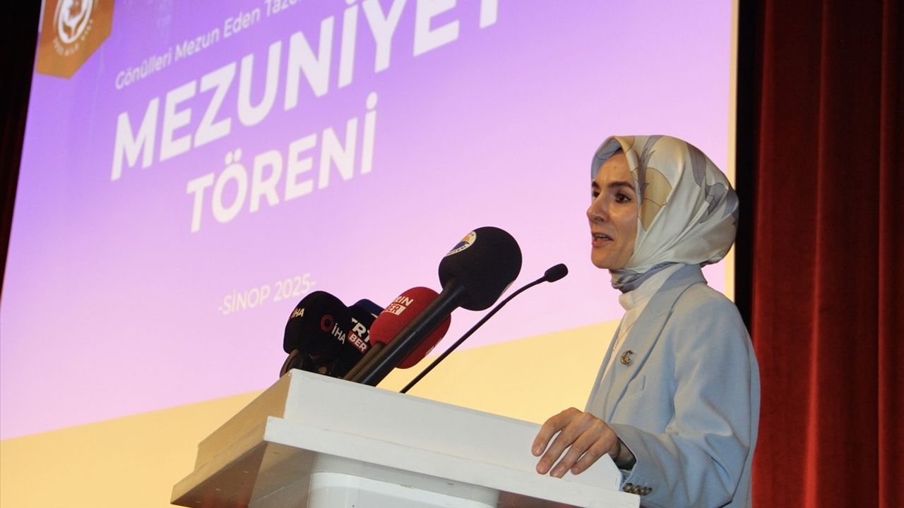 Sinop’ta 3. Yaş Üniversitesi Mezuniyet Töreni Gerçekleşti
