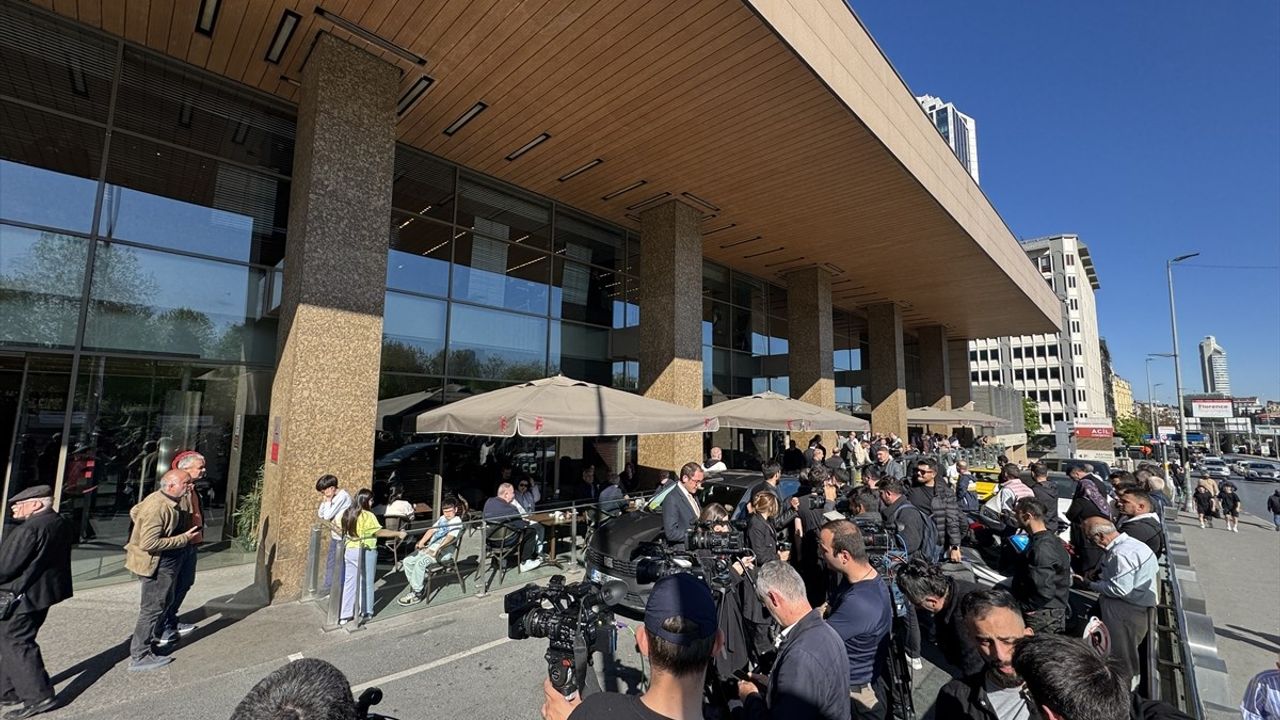 Sırrı Süreyya Önder Hayatını Kaybetti
