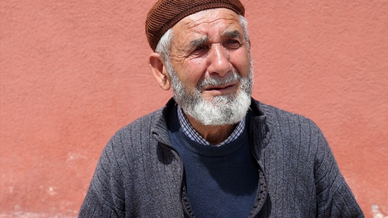 Sivas'ta Kardeşler Evlerinde Ölü Bulundu