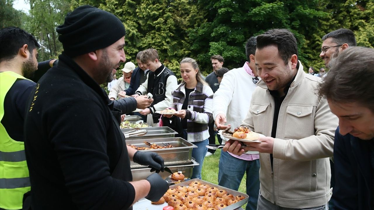 Slovakya'da Türkleri Bir Araya Getiren Anadolu Festivali