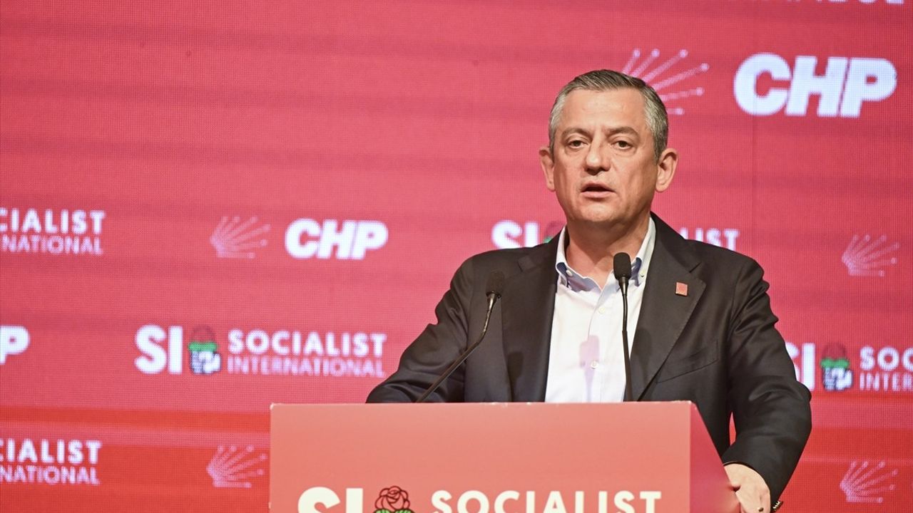 Sosyalist Enternasyonal Konsey Toplantısı'nda Özel'den Önemli Mesajlar