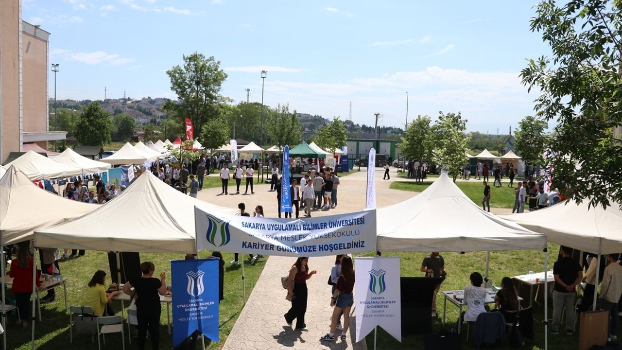 SUBÜ Kariyer Zirvesi 2025: Öğrenciler ve İşverenler Buluştu