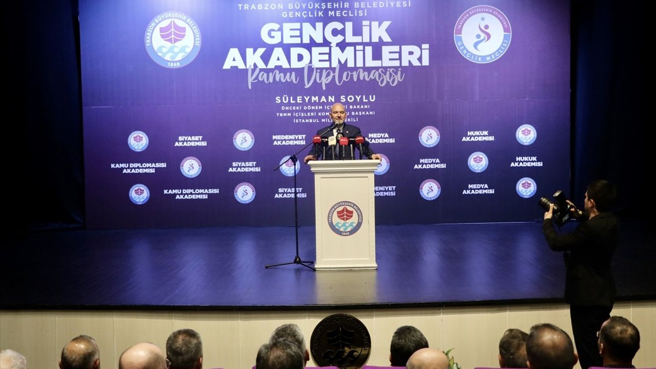 Süleyman Soylu Trabzon'da Gençlere Hitap Etti