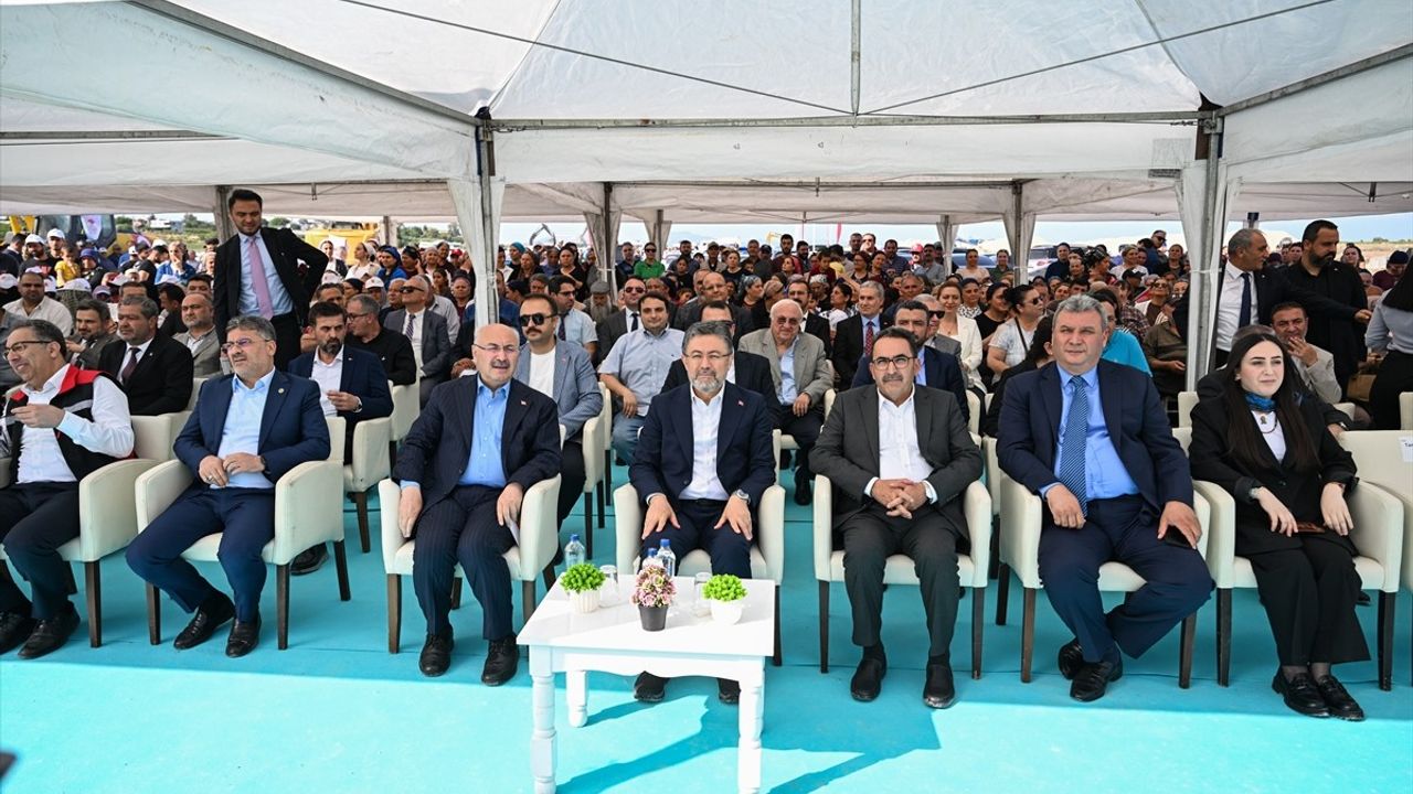 Tarım ve Orman Bakanı Yumaklı, Adana'da Tarımsal Üretimi Destekleme Vurgusu Yaptı